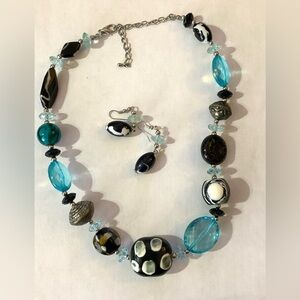 Glass and acrylic beaded necklace and acrylic earrings